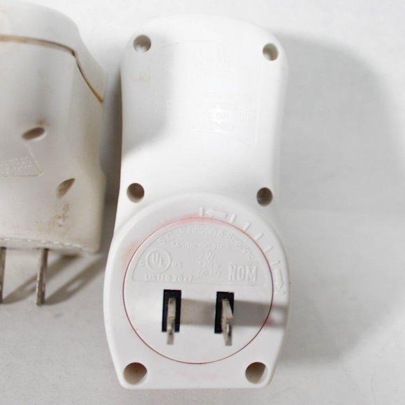 Glade & Airwick Oil Warmer Plug-Ins – 4 Total (Used) - Picture 6 of 7